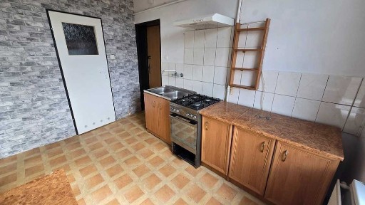 Poddaszowe, słoneczne mieszkanie do własnego umeblowania