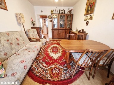 1 piętro. DUŻA LOGGIA. Słoneczne, kameralne miejsce. Rej. Sportowej.