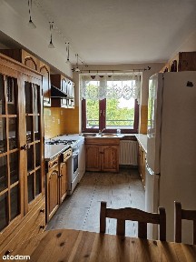 Przestronne 5-pokojowe mieszkanie z balkonem