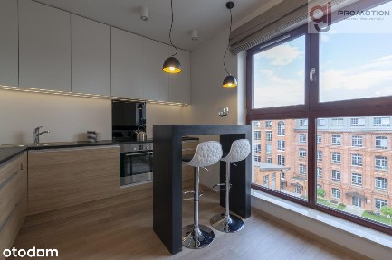Tylna 3-pok. 68 m2, 5 piętro, taras 20 m2