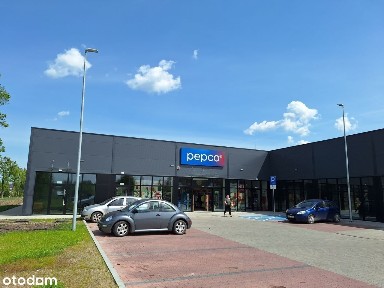 Komercyjny obiekt handlowy - park handlowy