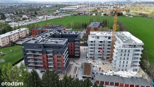 DWA POKOJE, BALKON, GARAŻ, KOMÓRKA LOKATORSKA