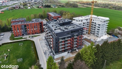 KAWALERKA Z BALKONEM! SZPITAL, SKLEPY, POBITNO!