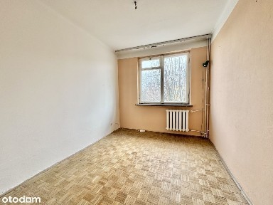 4 pokoje w świetnej lokalizacji do remontu