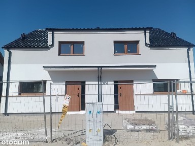 Dom z tarasem, klimatyzacją i ogrodem