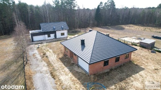 Wyjątkowy dom parterowy w sąsiedztwie lasu
