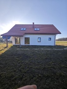 Dom nowoczesny na sprzedaż 4pok i salon, 2 łazienki koło Łasku