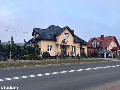 Dom wolnostojący 220 m² | 7 pokoi, garaż, wiata, działka 636 m²