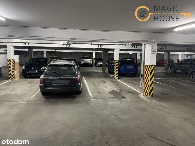 Miejsce w hali garażowej