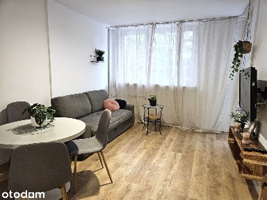 Jasne, 2 pokoje przy metrze, balkon, zieleń