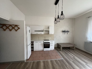 Sprzedam mieszkanie 2 pokoje, M3 parter, niski czynsz.Rybnik Chwalowice