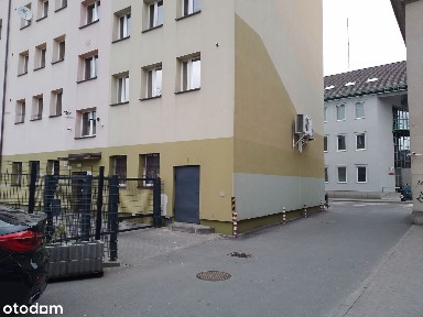 Sprzedam bez pośredników kawalerkę w ścisłym centrum Rybnika.