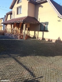 Wolnostojący dom z garażem i piwnicą