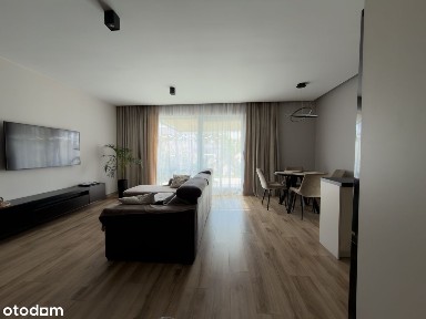 Nowoczesny apartament z ogródkiem