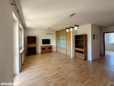 Przestronne mieszkanie na Czubach z miejscem postojowym