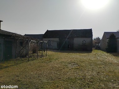 Dom jednorodzinny | Dwa budynki gospodarcze| Pstrokonie | Bezpośrednio