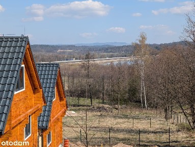 Wolnostojący dom z garażem blisko lasu