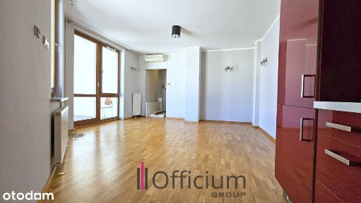Apartament w nowoczesnym budynku, ścisłe centrum.