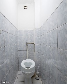1 piętro, balkon, niski blok, do remontu