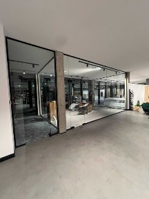 Lokal do wynajecia,klimatyzacja,bezpłatny parking,urządzony socjal.
