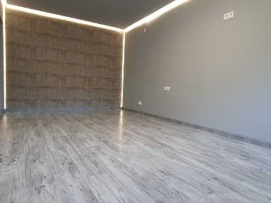 Dwa pokoje rozkładowe 45m2/ z pomieszczeniem obok bloku 12 m2/dobra cena/ blisko Manufaktury