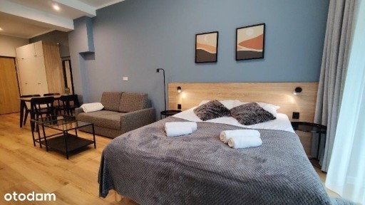 **Apartament nad jeziorem**