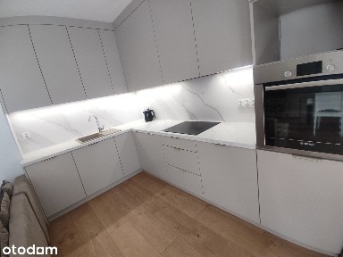 Mieszkanie 50m2, garaż, komórka lokatorska, balkon, winda.