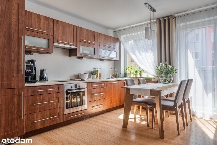 47,16 m²/do wprowadzenia/2, a właściwie 3 pokoje/balkon
