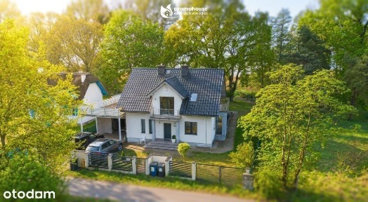 Dom bezpośrednio nad wodą - Zagórze