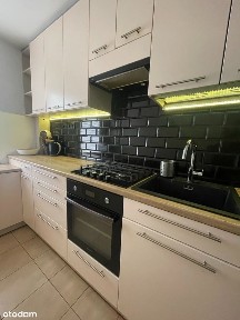 REZERWACJA Słoneczne 3 pokojowe mieszkanie, odzielna kuchnia+ balkon.
