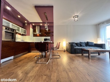 Przestronne 2 pokoje, duży balkon, garaż podziemny