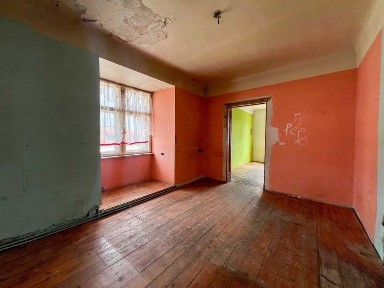 Poznań / Jeżyce - 3 Pokoje - 80 m² - Mieszkanie do remontu w kamienicy