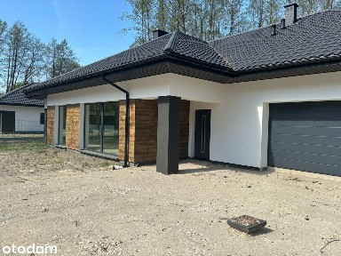 Przestronny dom parterowy z dużą działką i garażem, Budy Zaklasztorne