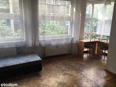 Pokój w kamienicy w pobliżu dworca PKP Katowice