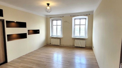 Przestronne mieszkanie do wynajęcia, Kr. Jadwigi, 90m.kw.