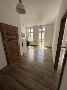Kawalerka ok 50m2 z oddzielną kuchnią po generalnym remoncie