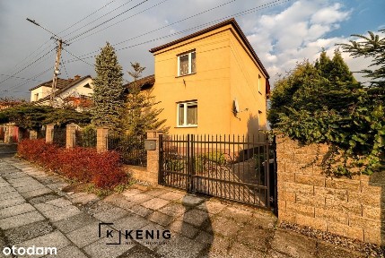 Wygodny dom dla dużej rodziny lub dom dwurodzinny