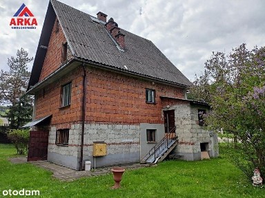 Dom w Limanowej przy głównej drodze
