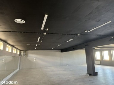 Lokal na wynajem 450 m² z parkingiem W Rumi