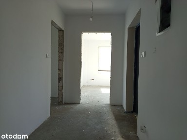 Dom wolnostojący z garażem i użytkowym poddaszem
