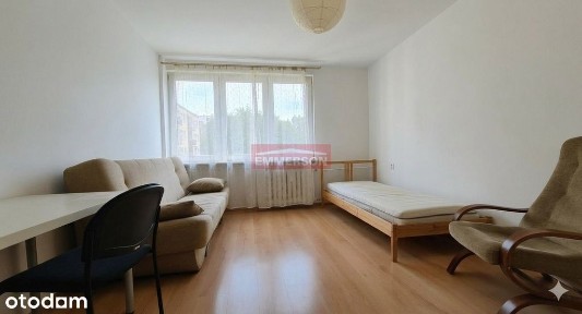 3 pokojowe z balkonem- Żabiniec