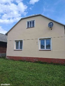 Wolnostojący dom z garażem i strychem