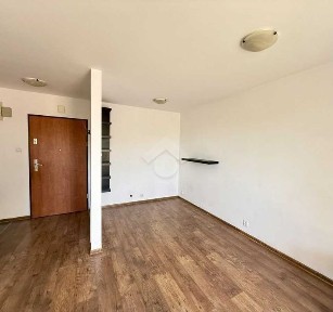 Kawalerka + balkon, do aranżacji, ekspozycja południowa, MPEC, winda, tramwaj