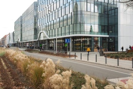 Wynajem biura we Wrocławiu: W pełni serwisowana przestrzeń biurowa dostosowana do Twoich potrzeb w lokalizacji Spaces Wroclavia.