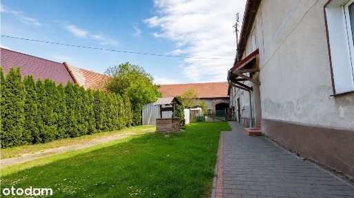 Gospodarstwo rolne z domem i stodołą blisko A4