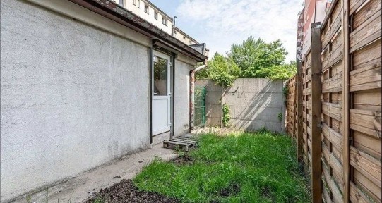 Do wynajęcia murowany Pawilon Handlowy przy Głogowskiej w Poznaniu