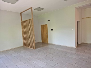 Wynajmę lokal biurowo-usługowy 59m2 w ścisłym centrum Piotrkowa