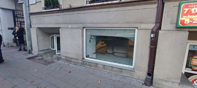 !Nowa cena! Wynajmę lokal użytkowo- handlowy w centrum miasta ulica Tuwima