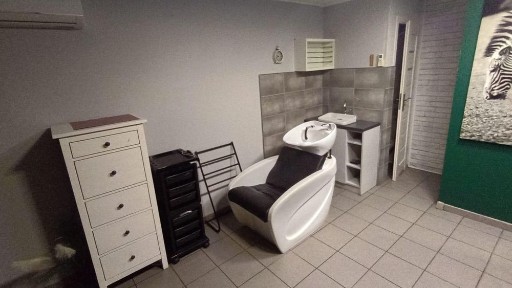 Salon fryzjerski, kosmetyczny, w pełni wyposażony wynajmę