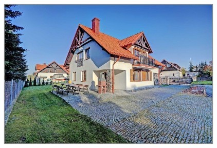 Do sprzedania dom jednorodzinny w Kozinie 260 m2 gm. Giżycko